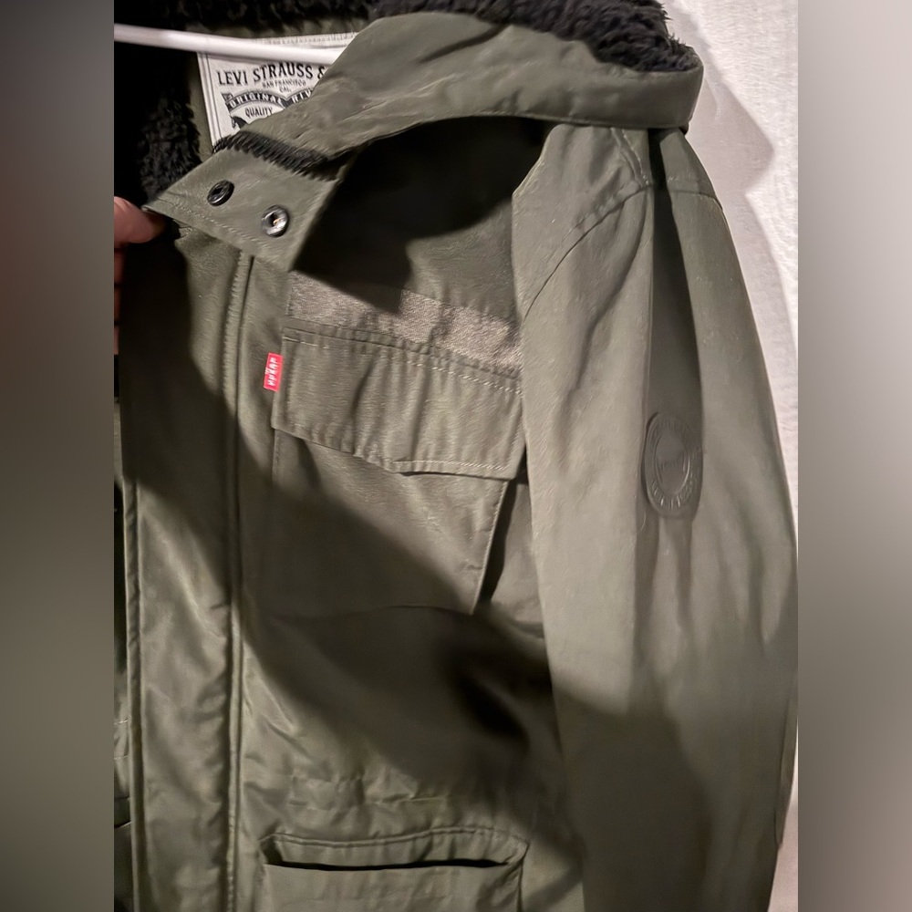 Levi's Men's Olive Hooded Field Jacket - Picture 4 of 6